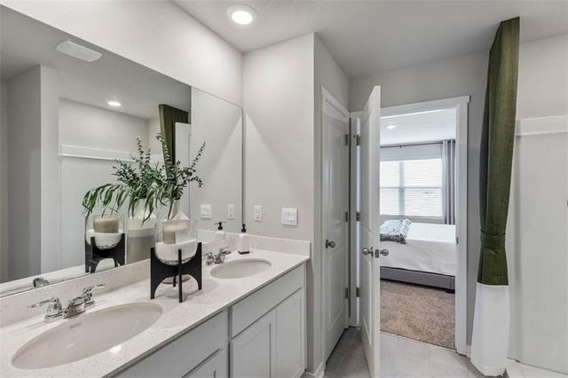 383 Leslie Farms Drive, Connoquenessing Boro, PA 16033