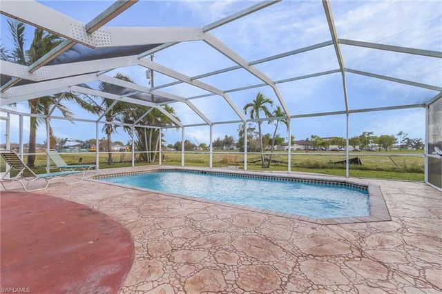 930 SW 37th LN, Cape Coral, FL 33914