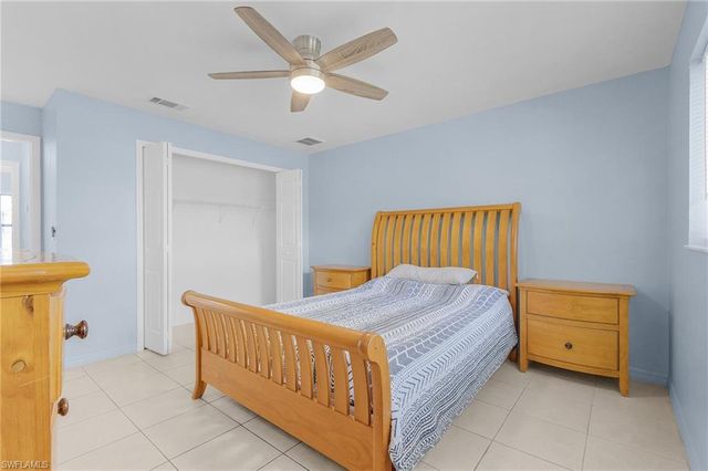 930 SW 37th LN, Cape Coral, FL 33914