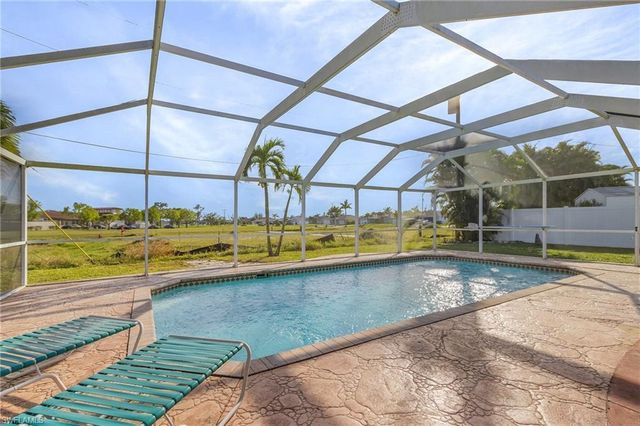 930 SW 37th LN, Cape Coral, FL 33914