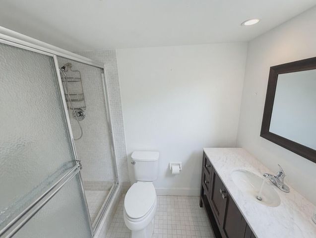 605 Oaks Drive 602, Pompano Beach, FL 33069