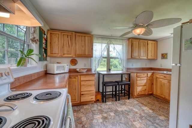 35 Chatuge Village Drive, Hayesville, SC 29804