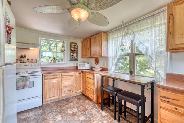 35 Chatuge Village Drive, Hayesville, SC 29804