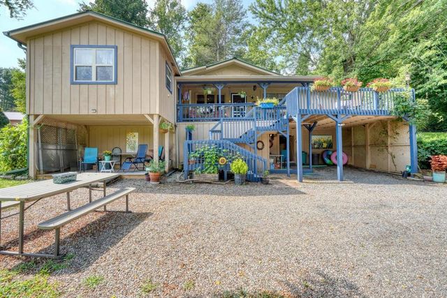 35 Chatuge Village Drive, Hayesville, SC 29804
