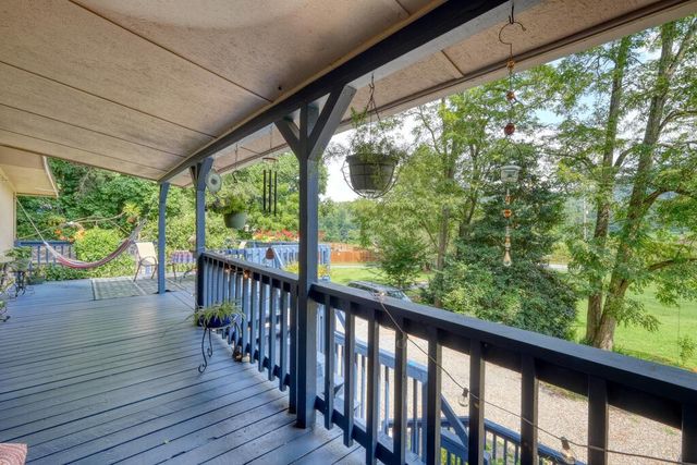 35 Chatuge Village Drive, Hayesville, SC 29804