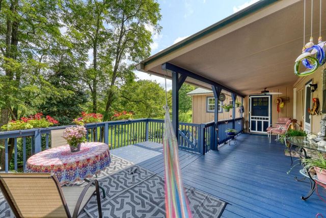 35 Chatuge Village Drive, Hayesville, SC 29804