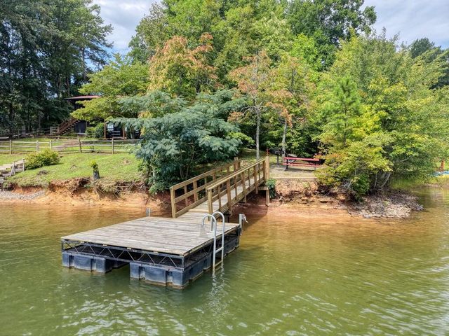 35 Chatuge Village Drive, Hayesville, SC 29804