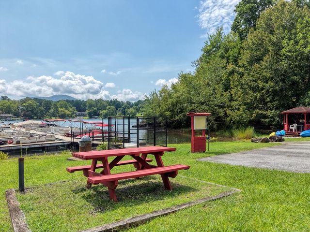 35 Chatuge Village Drive, Hayesville, SC 29804