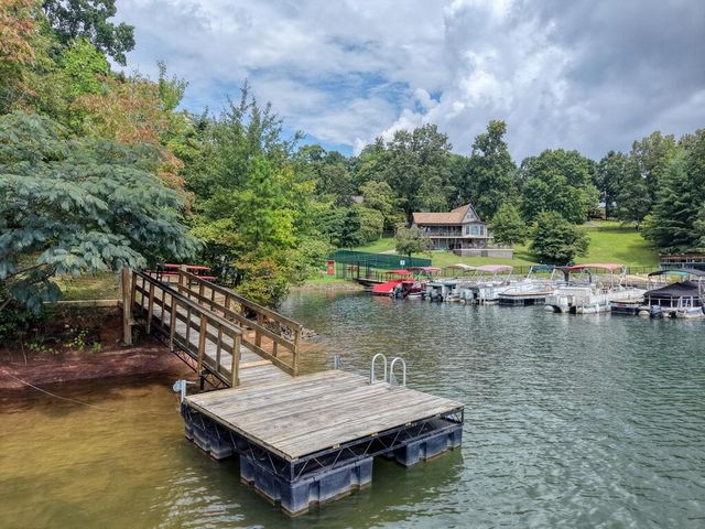 35 Chatuge Village Drive, Hayesville, SC 29804