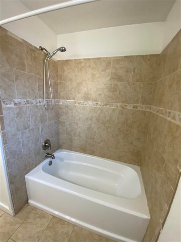 7406 NW Woodland Dr, Lawton, OK 73505