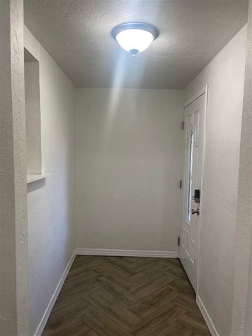 7406 NW Woodland Dr, Lawton, OK 73505