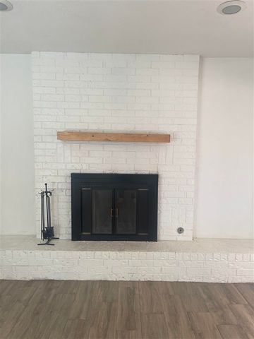 7406 NW Woodland Dr, Lawton, OK 73505