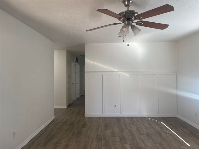 7406 NW Woodland Dr, Lawton, OK 73505