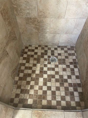 7406 NW Woodland Dr, Lawton, OK 73505