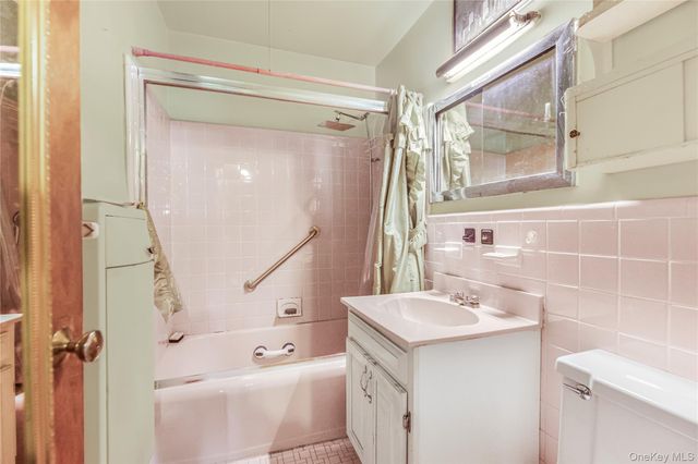 1526 Ericson Place, Bronx, NY 10461