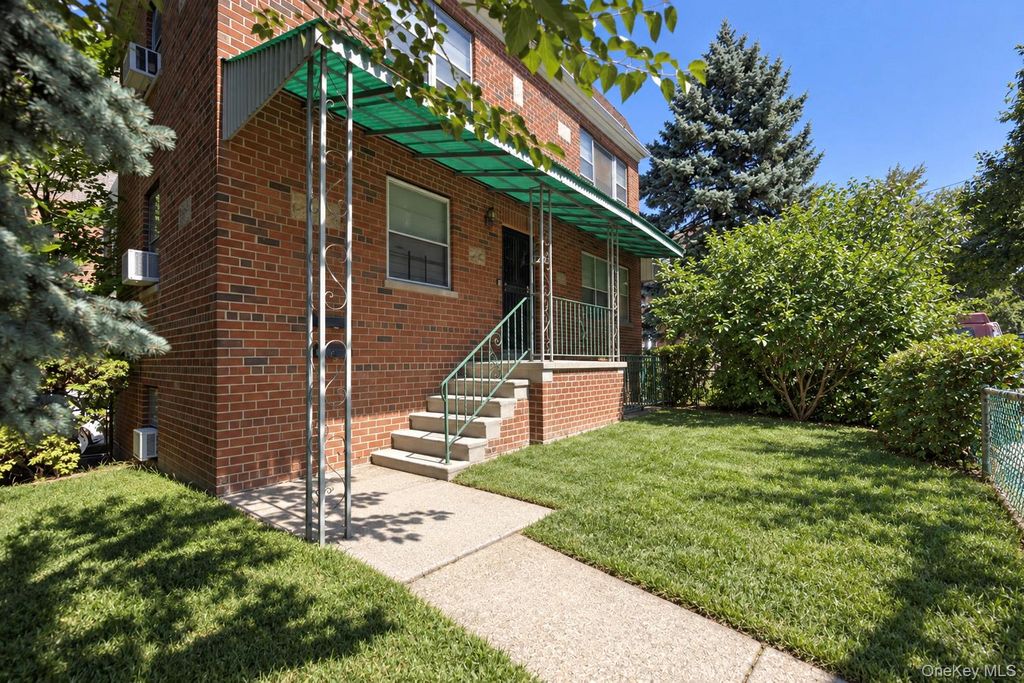 1526 Ericson Place, Bronx, NY 10461 — photo 3
