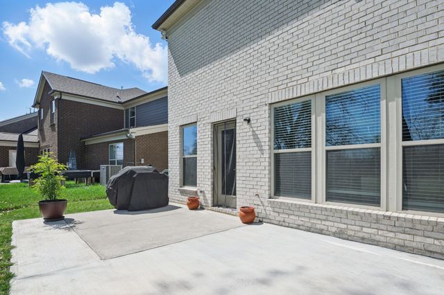 832 Chalkstone Ln, Mount Juliet, TN 37122