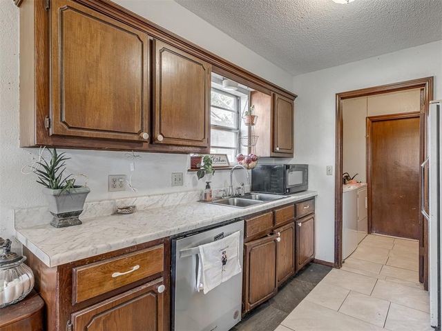 642 W Linden Drive, Mustang, OK 73064