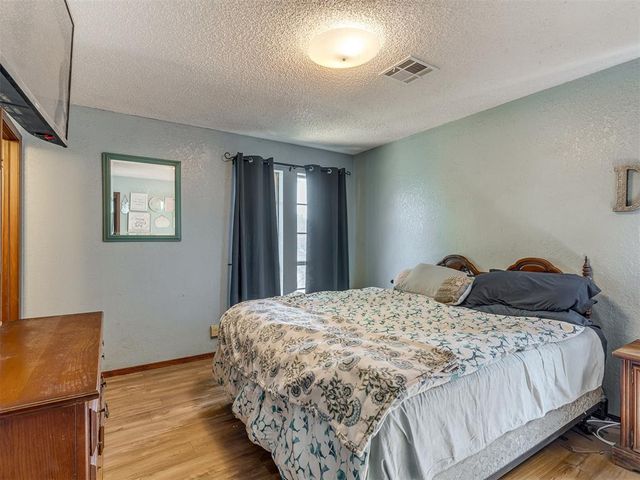 642 W Linden Drive, Mustang, OK 73064