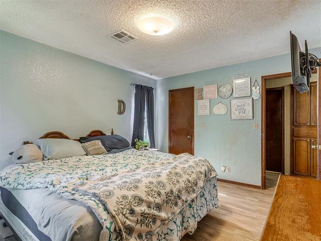 642 W Linden Drive, Mustang, OK 73064