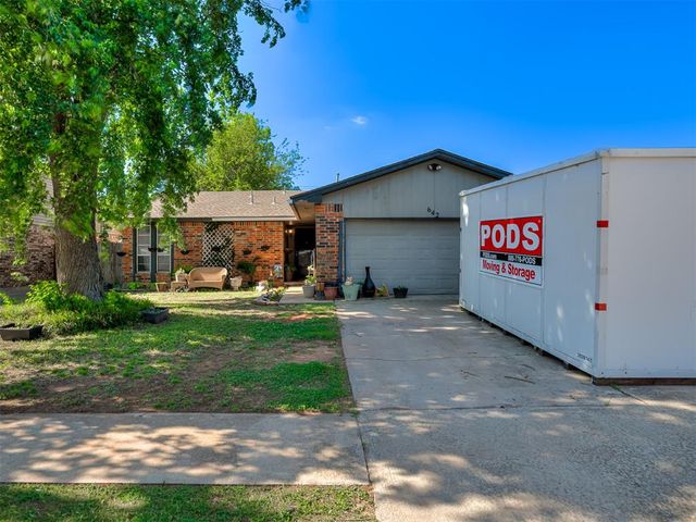 642 W Linden Drive, Mustang, OK 73064