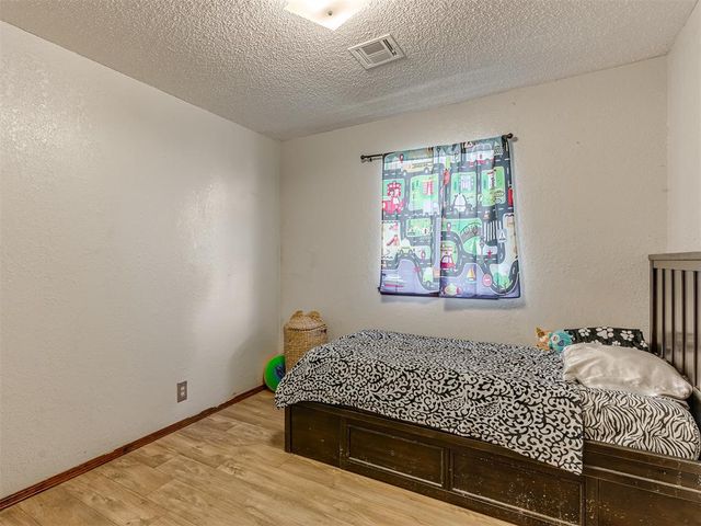 642 W Linden Drive, Mustang, OK 73064