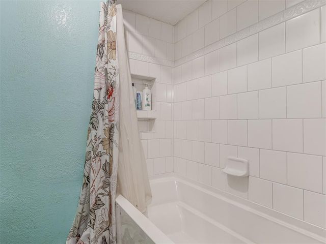 642 W Linden Drive, Mustang, OK 73064