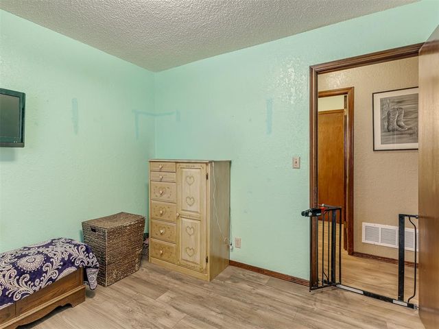 642 W Linden Drive, Mustang, OK 73064