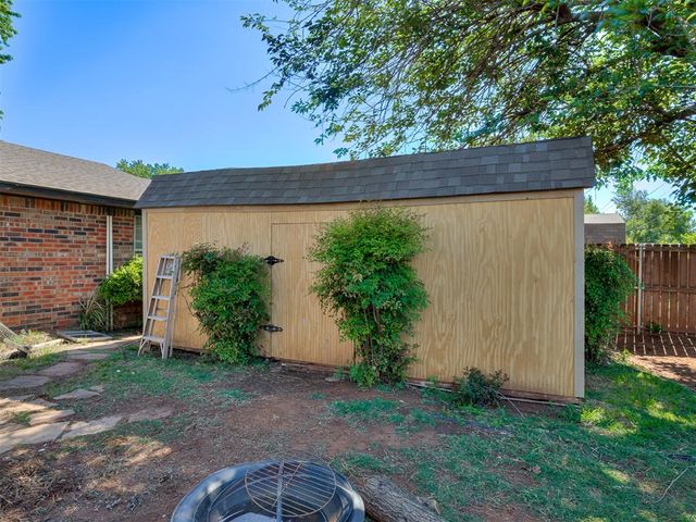642 W Linden Drive, Mustang, OK 73064