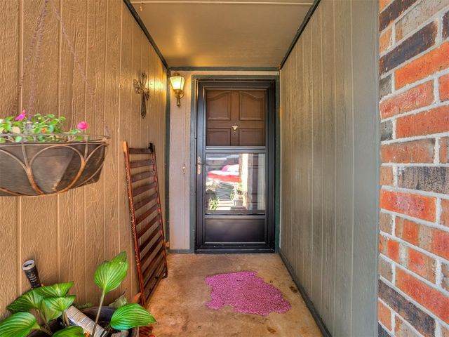 642 W Linden Drive, Mustang, OK 73064
