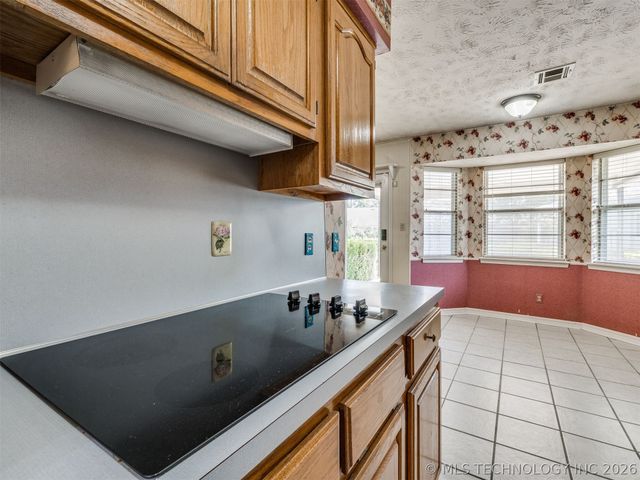 229 N Choctaw Court, Claremore, OK 74017