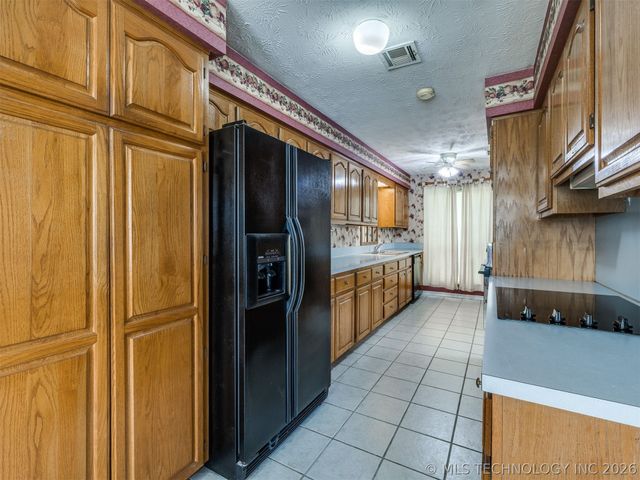 229 N Choctaw Court, Claremore, OK 74017