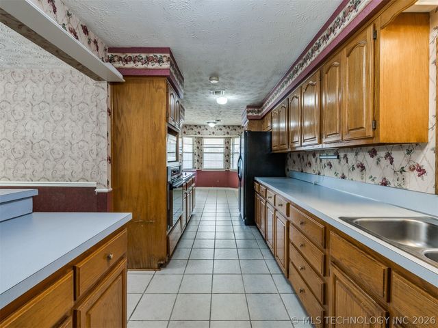 229 N Choctaw Court, Claremore, OK 74017