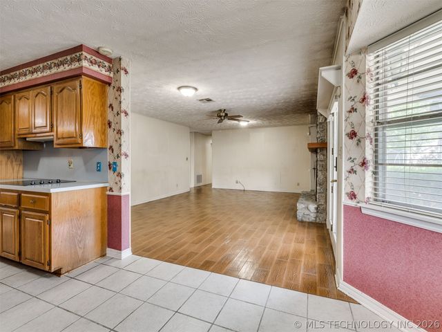229 N Choctaw Court, Claremore, OK 74017
