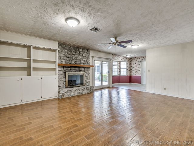 229 N Choctaw Court, Claremore, OK 74017