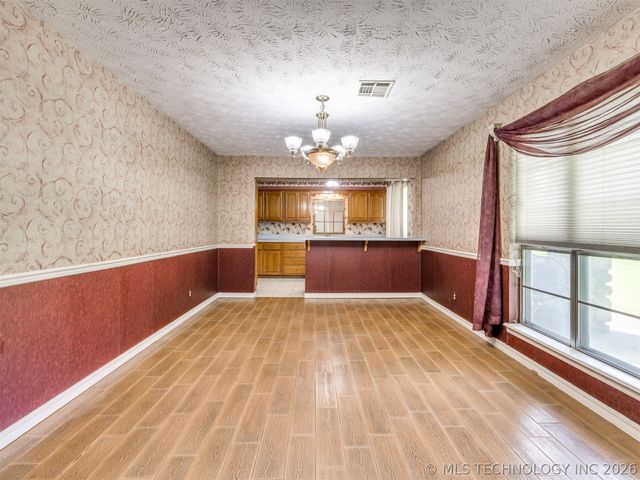 229 N Choctaw Court, Claremore, OK 74017