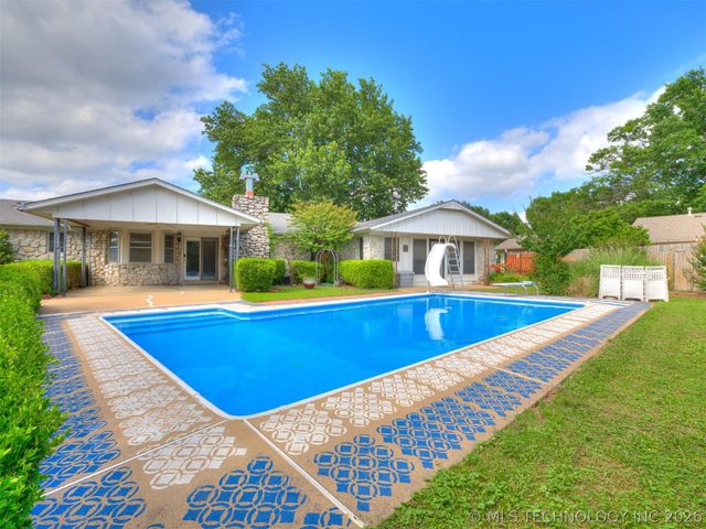 229 N Choctaw Court, Claremore, OK 74017