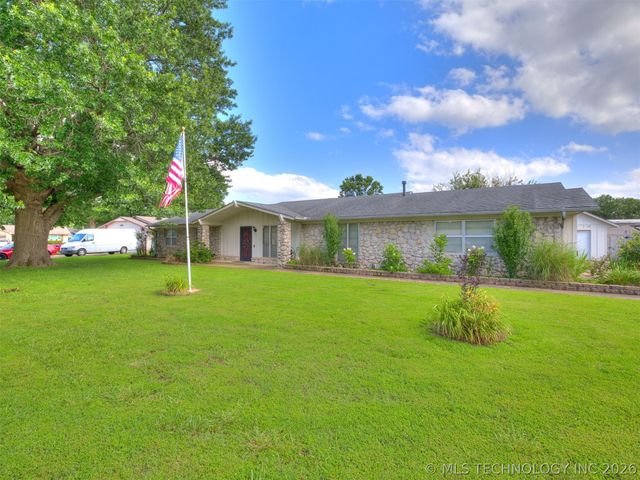 229 N Choctaw Court, Claremore, OK 74017