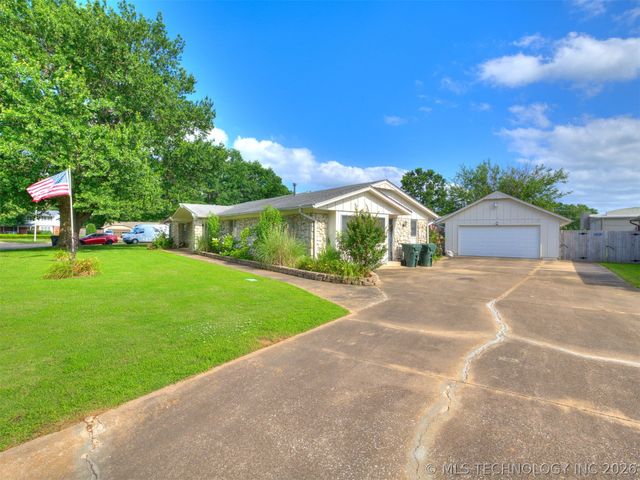 229 N Choctaw Court, Claremore, OK 74017