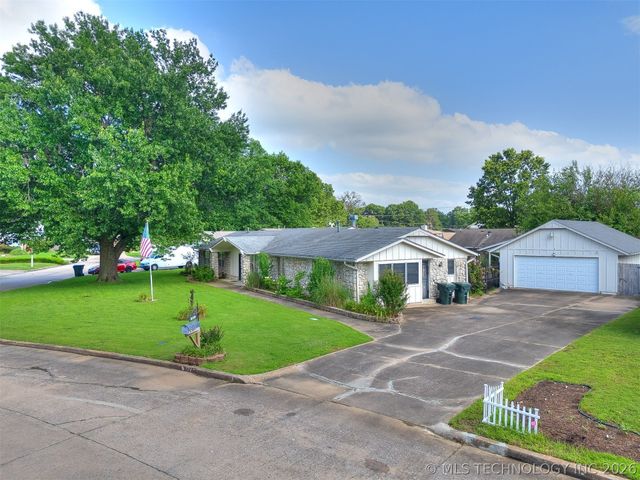 229 N Choctaw Court, Claremore, OK 74017