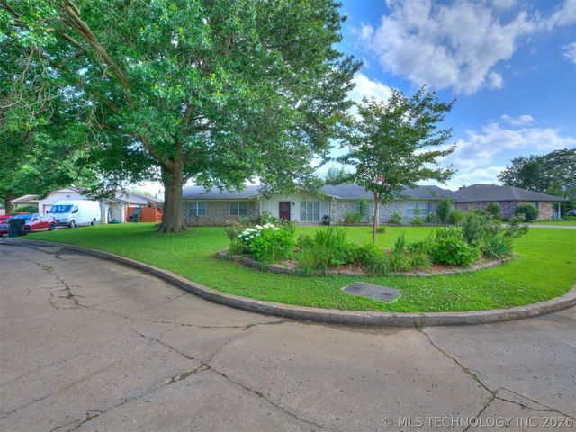 229 N Choctaw Court, Claremore, OK 74017