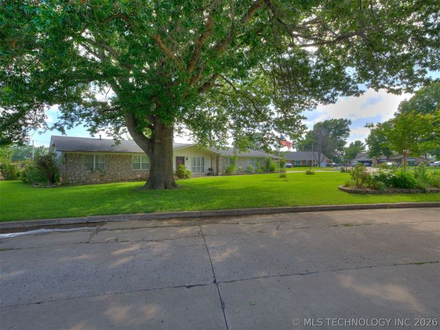 229 N Choctaw Court, Claremore, OK 74017