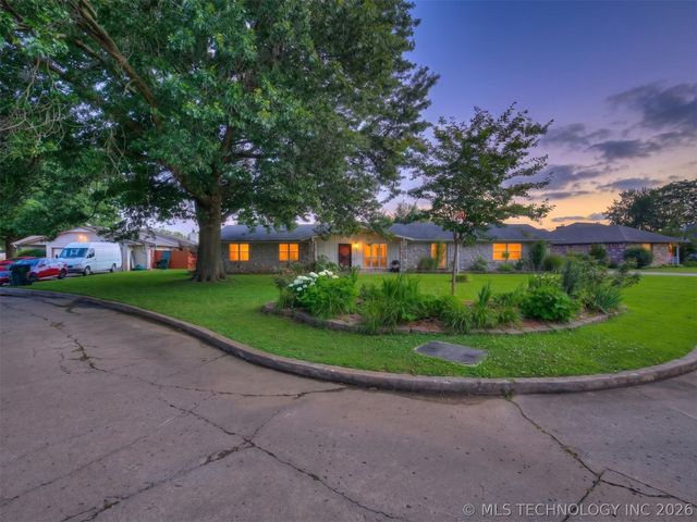 229 N Choctaw Court, Claremore, OK 74017