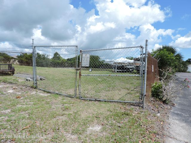 8520 Highway 1 C10, Micco, FL 32976