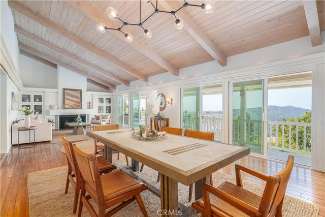 444 Meadowview Drive, La Canada Flintridge, CA 91011