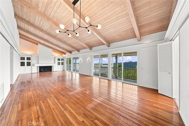 444 Meadowview Drive, La Canada Flintridge, CA 91011