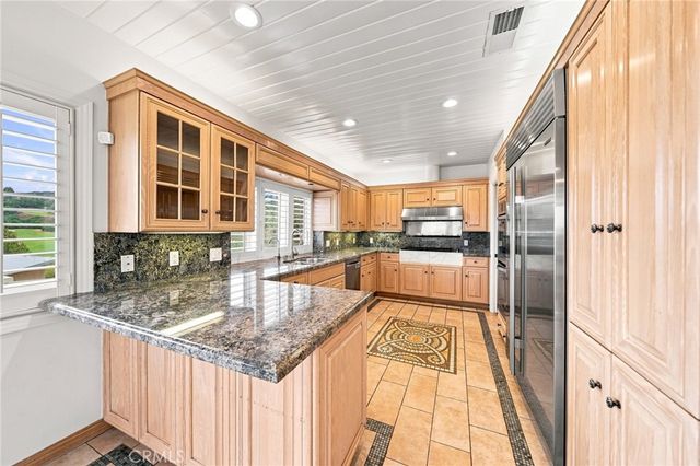 444 Meadowview Drive, La Canada Flintridge, CA 91011