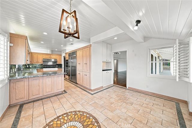 444 Meadowview Drive, La Canada Flintridge, CA 91011