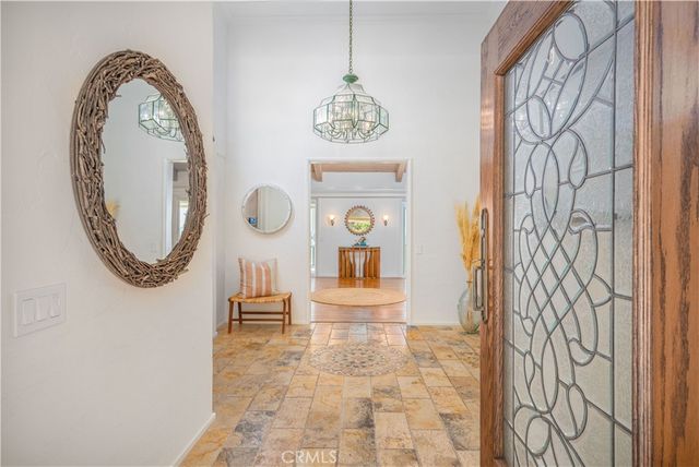 444 Meadowview Drive, La Canada Flintridge, CA 91011