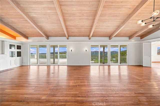 444 Meadowview Drive, La Canada Flintridge, CA 91011